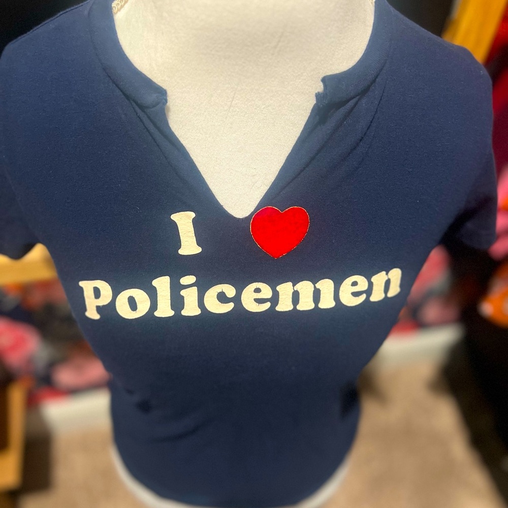 🍋 Steve & Barry’s “I Love Policemen” Shirt